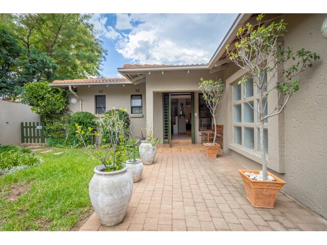 <!--[if BLOCK]><![endif]--> 18 Lonerock estate  Palmer Close, Douglasdale,  Sandton <!--[if ENDBLOCK]><![endif]-->